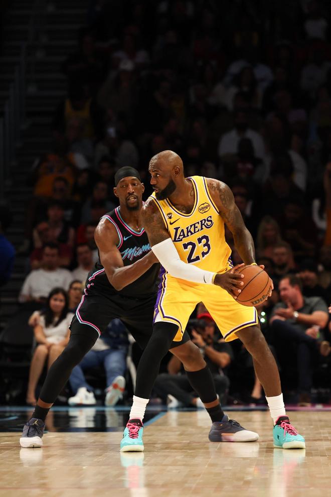 41岁詹姆斯创生涯第124次三双 转型无球球员助湖