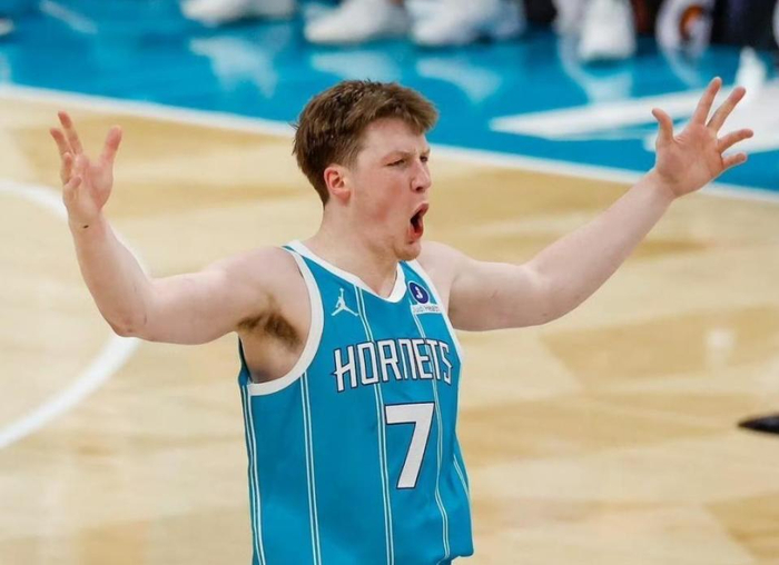 文班亚马复出爆发率队复仇黄蜂 马刺登顶西部第