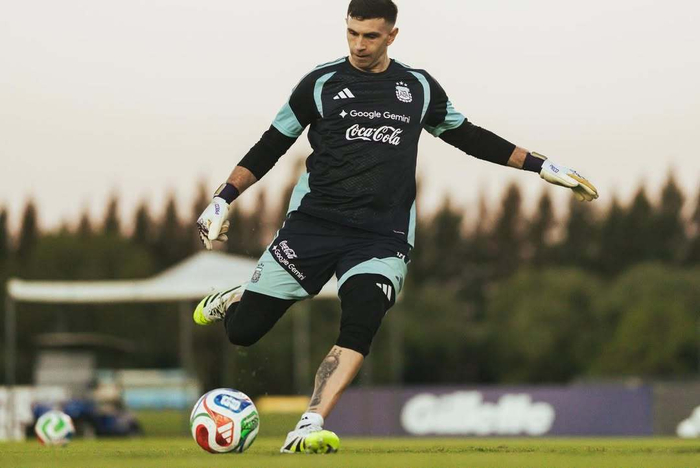 大马丁绝杀破门助球队逆转晋级世界杯16强