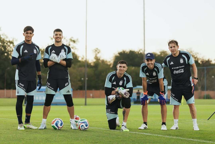 大马丁绝杀破门助球队逆转晋级世界杯16强