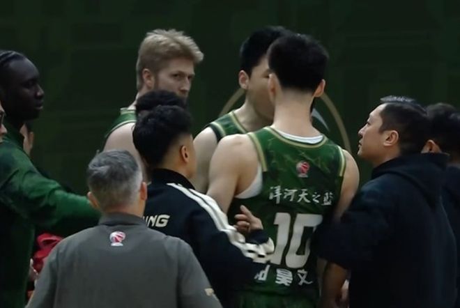 皮特森42+7+7+6三分引领福建双杀同曦