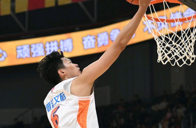 皮特森42+7+7+6三分引领福建双杀同曦