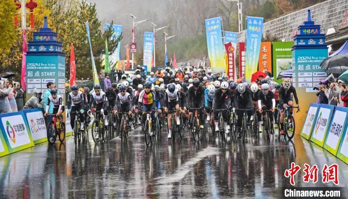 第四届环太原公路自行车赛正式开幕 二十支队伍