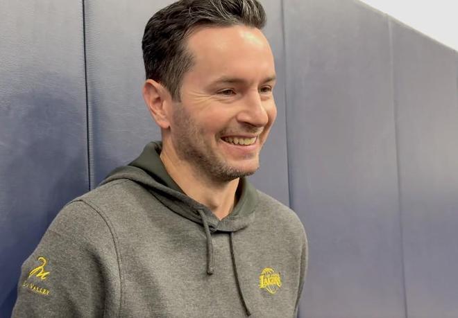 湖人后卫里夫斯腹斜肌拉伤引争议 达拉斯影像检