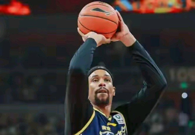 广东队换外援布阵季后赛 杜锋田忌赛马战术显锋